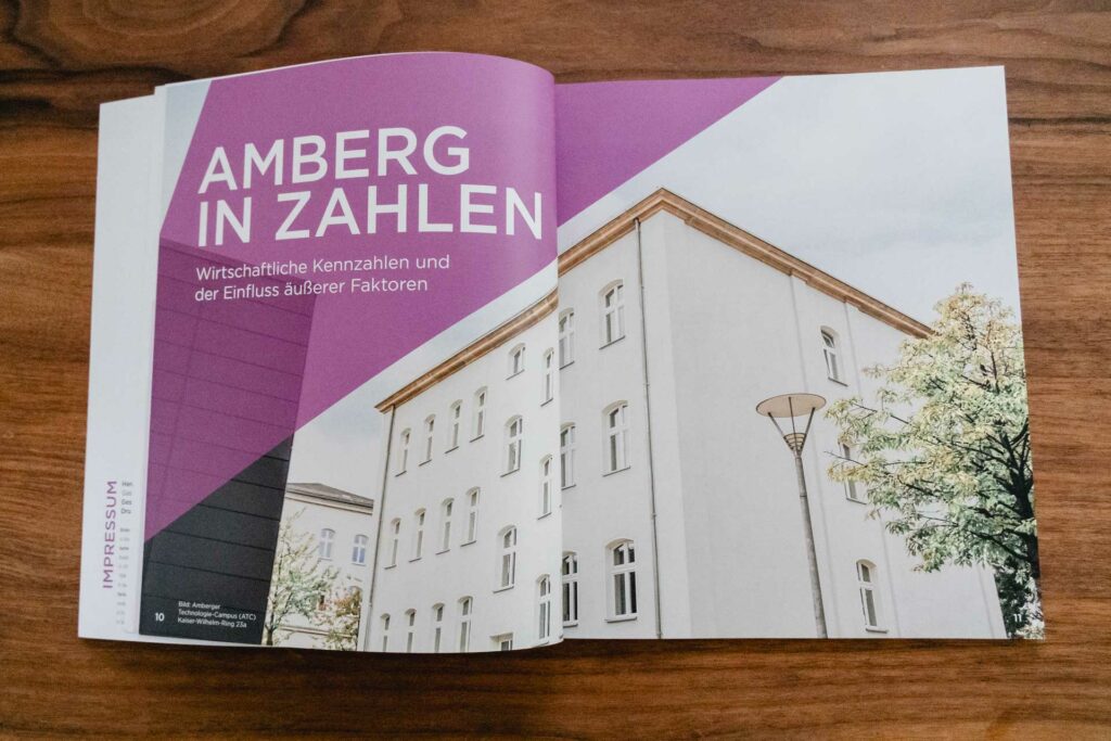 STILAGENT-Werbeagentur-Gestaltung-Broschüre-Wirtschaftsfoerderung-Amberg-08 STILAGENT Grafikdesign Gestaltung der Broschüre für die Gewerbebau Amberg GmbH - Kapitelseite Amberg in Zahlen