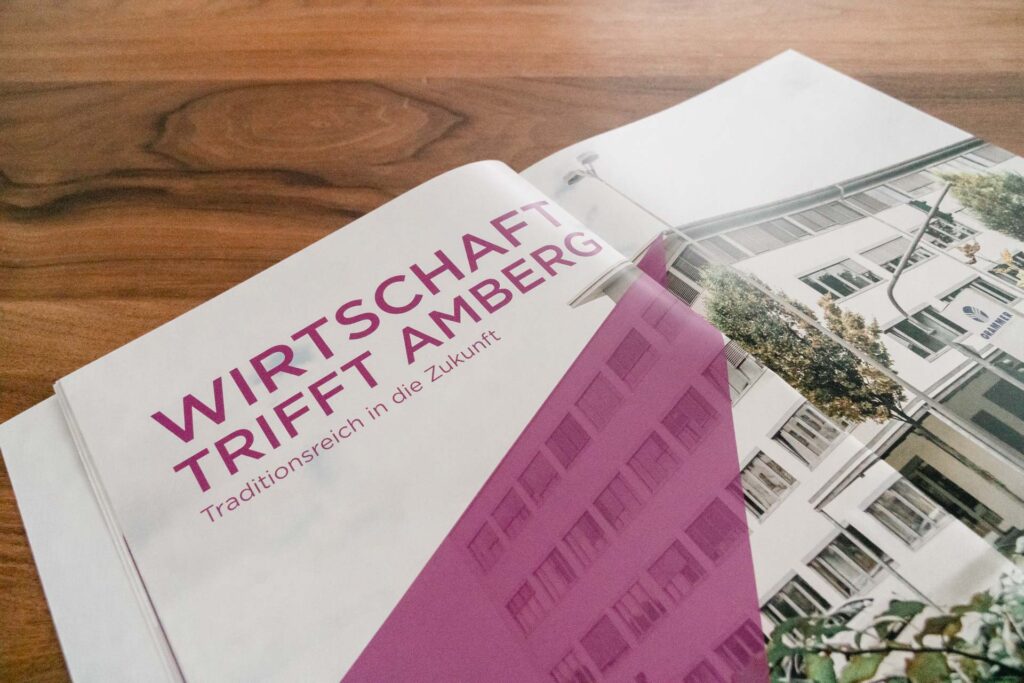 STILAGENT-Werbeagentur-Gestaltung-Broschüre-Wirtschaftsfoerderung-Amberg_10 STILAGENT Grafikdesign Gestaltung der Broschüre für die Gewerbebau Amberg GmbH - Kaptielseite
